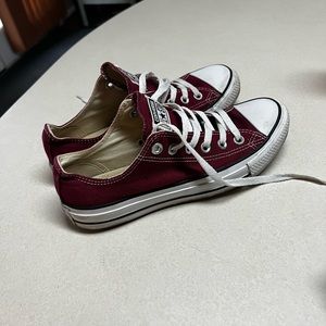 Converse Chuck Taylor All Star Lo Sneaker - Maroon